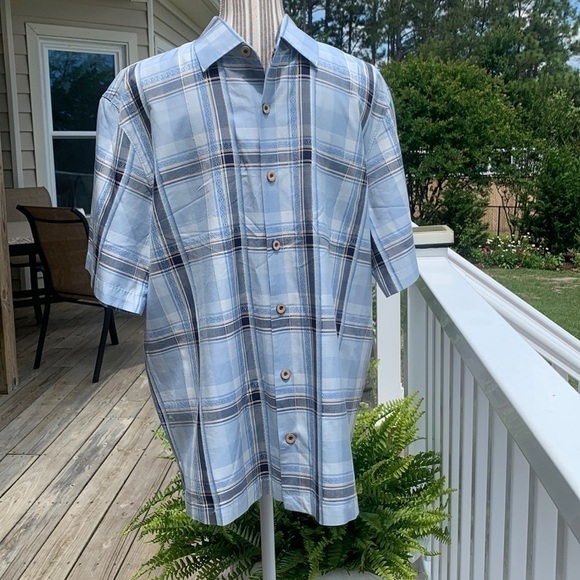 TOMMY Bahama Silk Casual Button Down Shirt Size medium - Picture 2 of 8